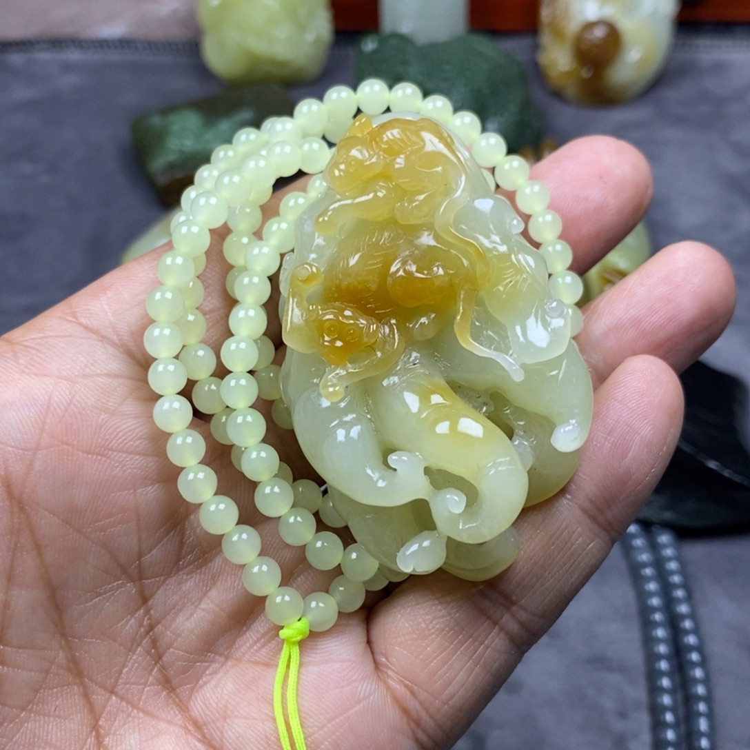 y***和田玉未镶嵌把件