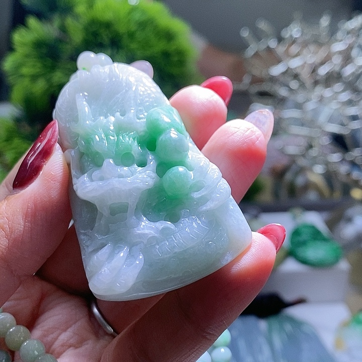 【闪购商品】翡翠未镶嵌颈饰龙牌