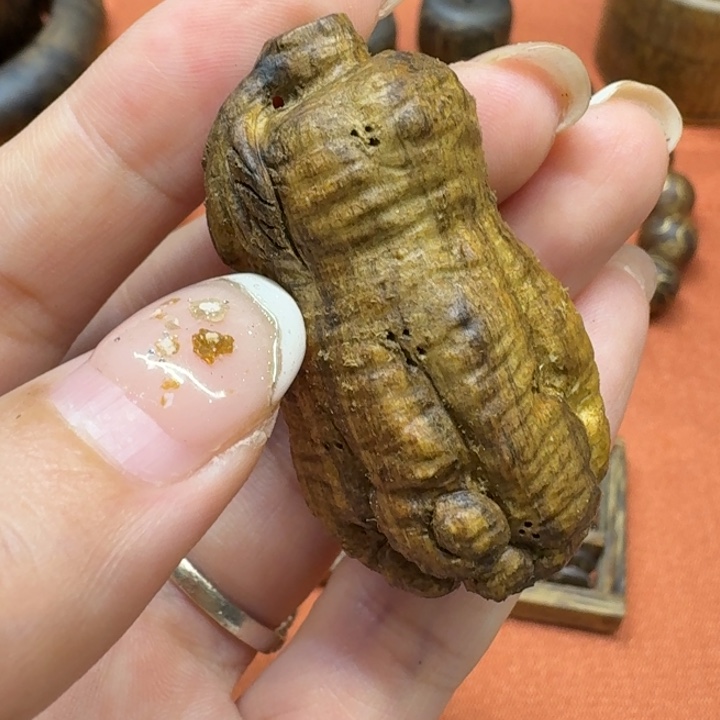 大叶紫檀（黑酸枝木类）