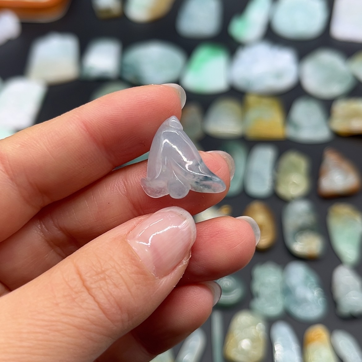 【闪购商品】翡翠颈饰未镶嵌玉兰花
