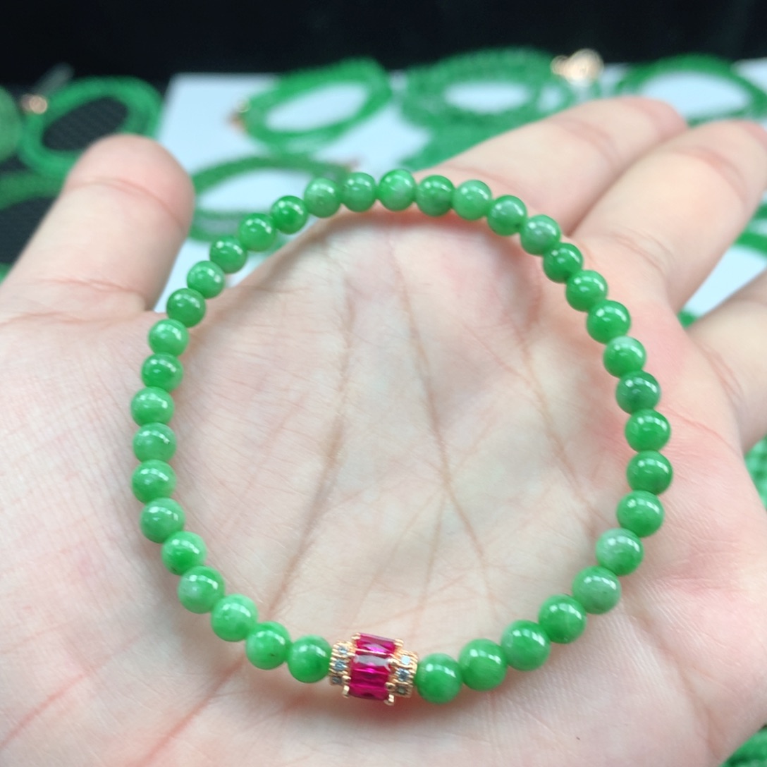 翡翠手链未镶嵌翡翠