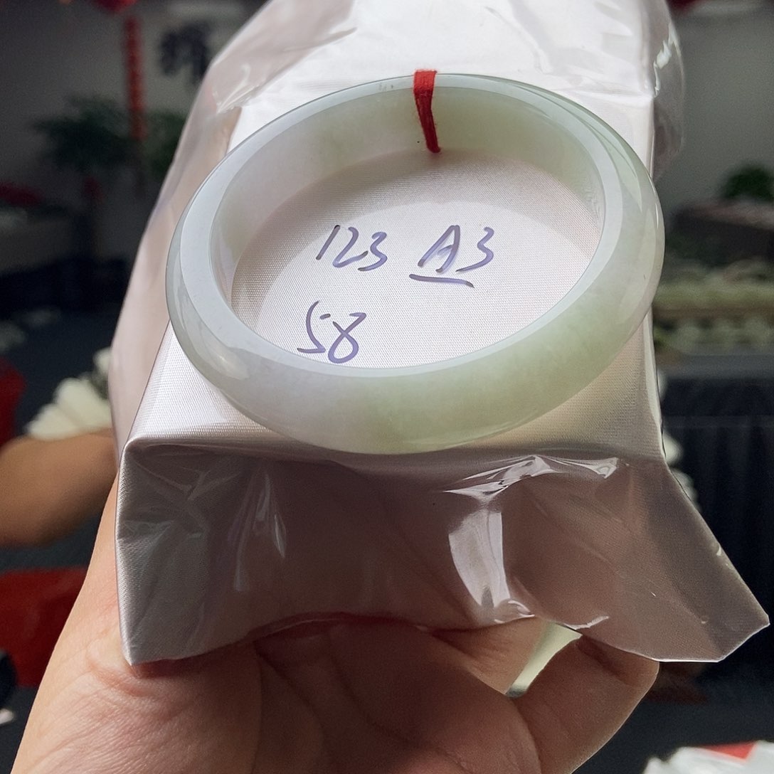 翡翠手镯未镶嵌颜色多样性发拍一发一