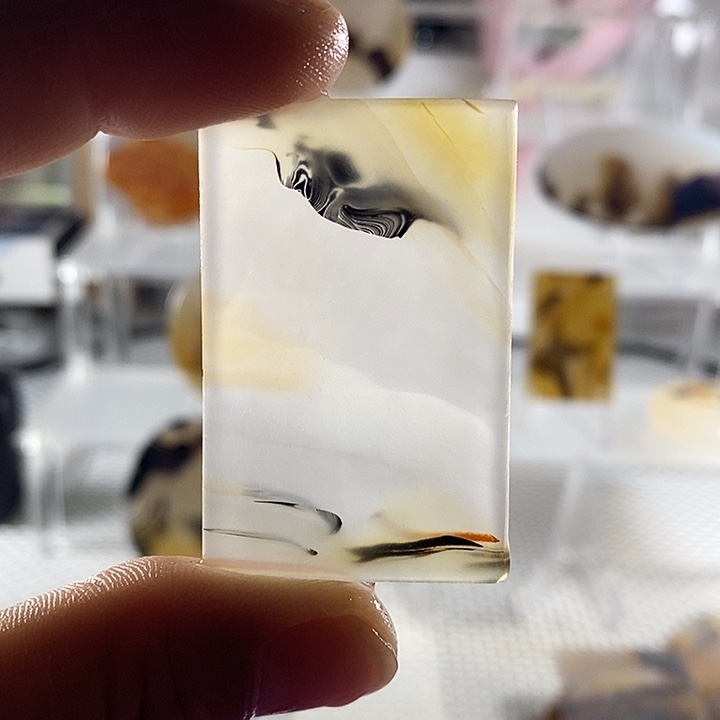 笑***。玛瑙/玉髓未镶嵌颈饰