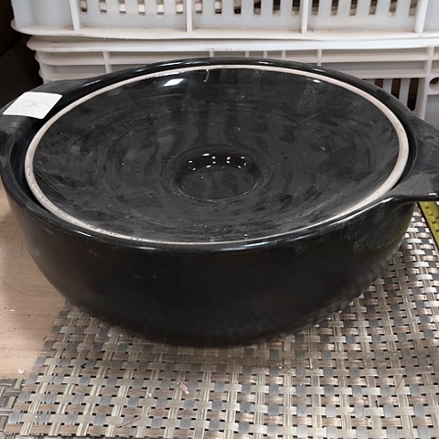 微瑕，明火，口径27高度9盖子底部有裂，，8