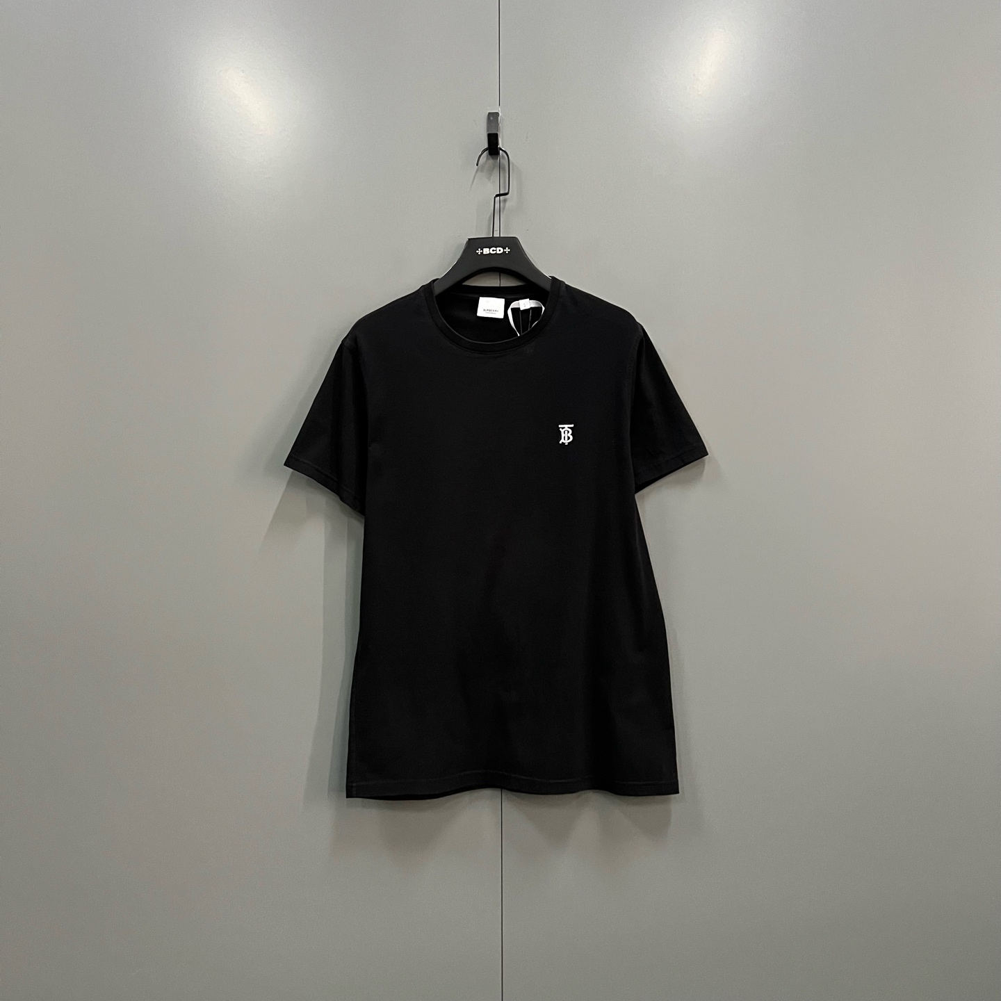 99新 BURBERRY/博柏利 jp1203 黑色TB刺绣圆领短袖 L码 016964