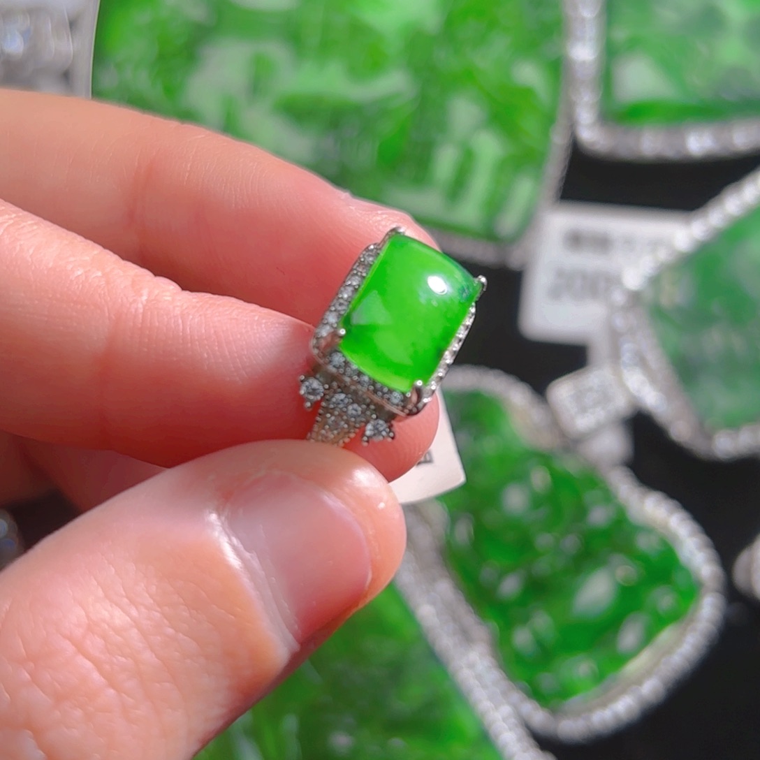 翡翠颈饰银S925镶嵌马鞍