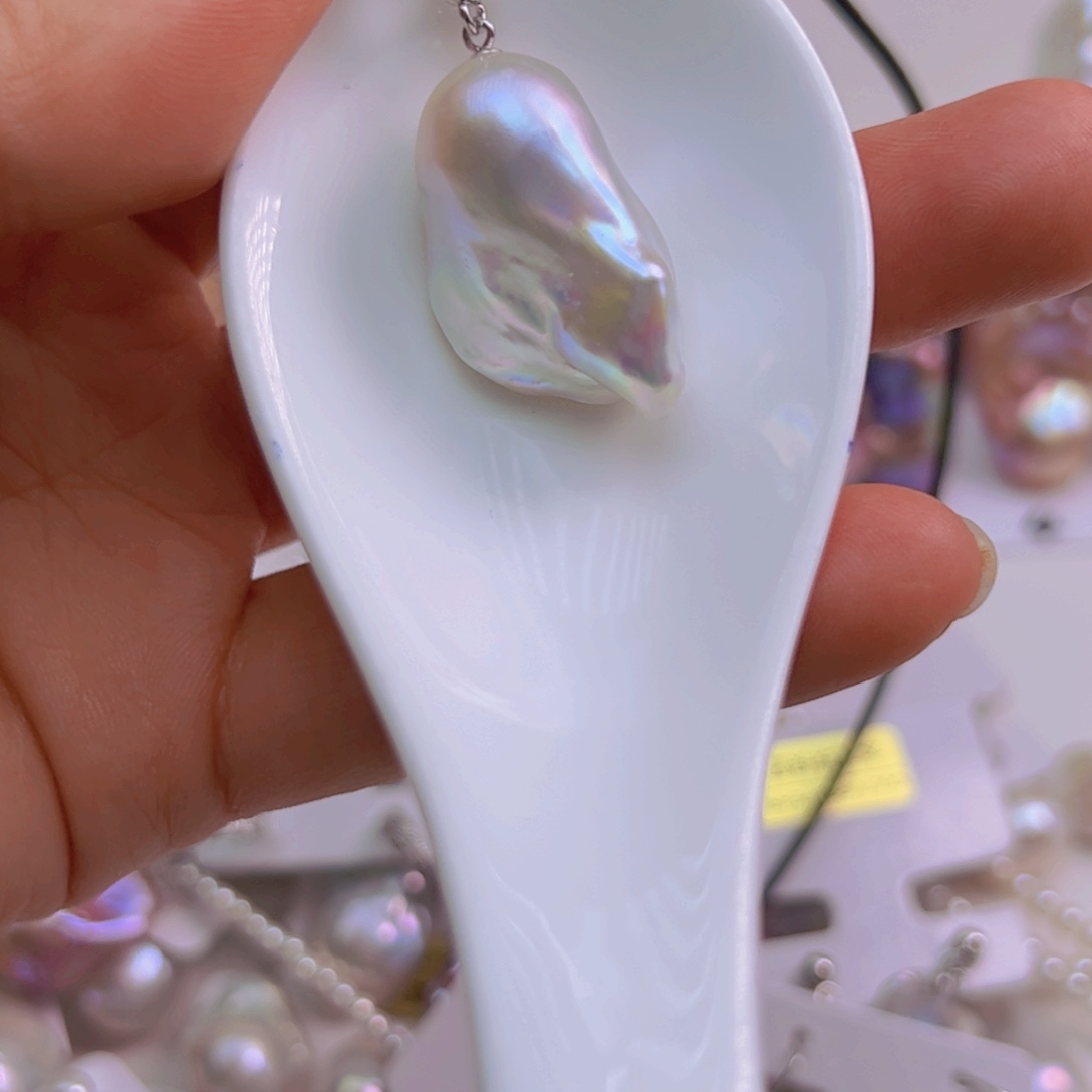 淡水珍珠吊坠(赠链)未镶嵌