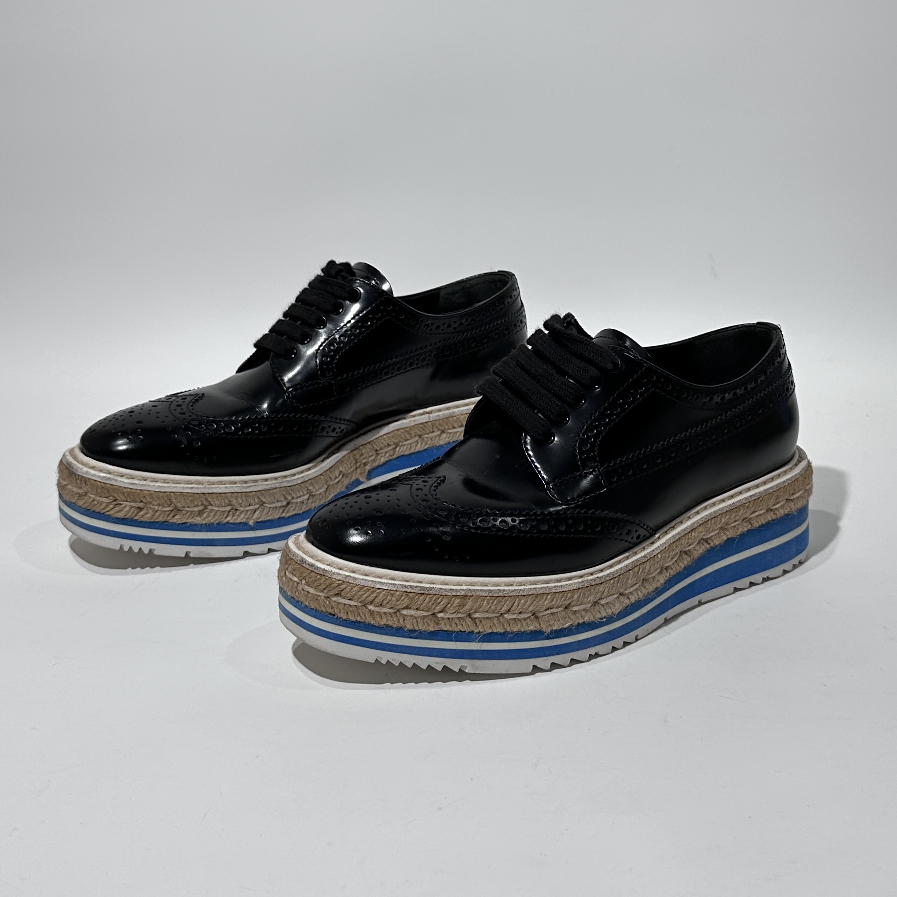 95新 Prada/普拉达 35.5码 黑色时尚厚底松糕鞋/WXC0003