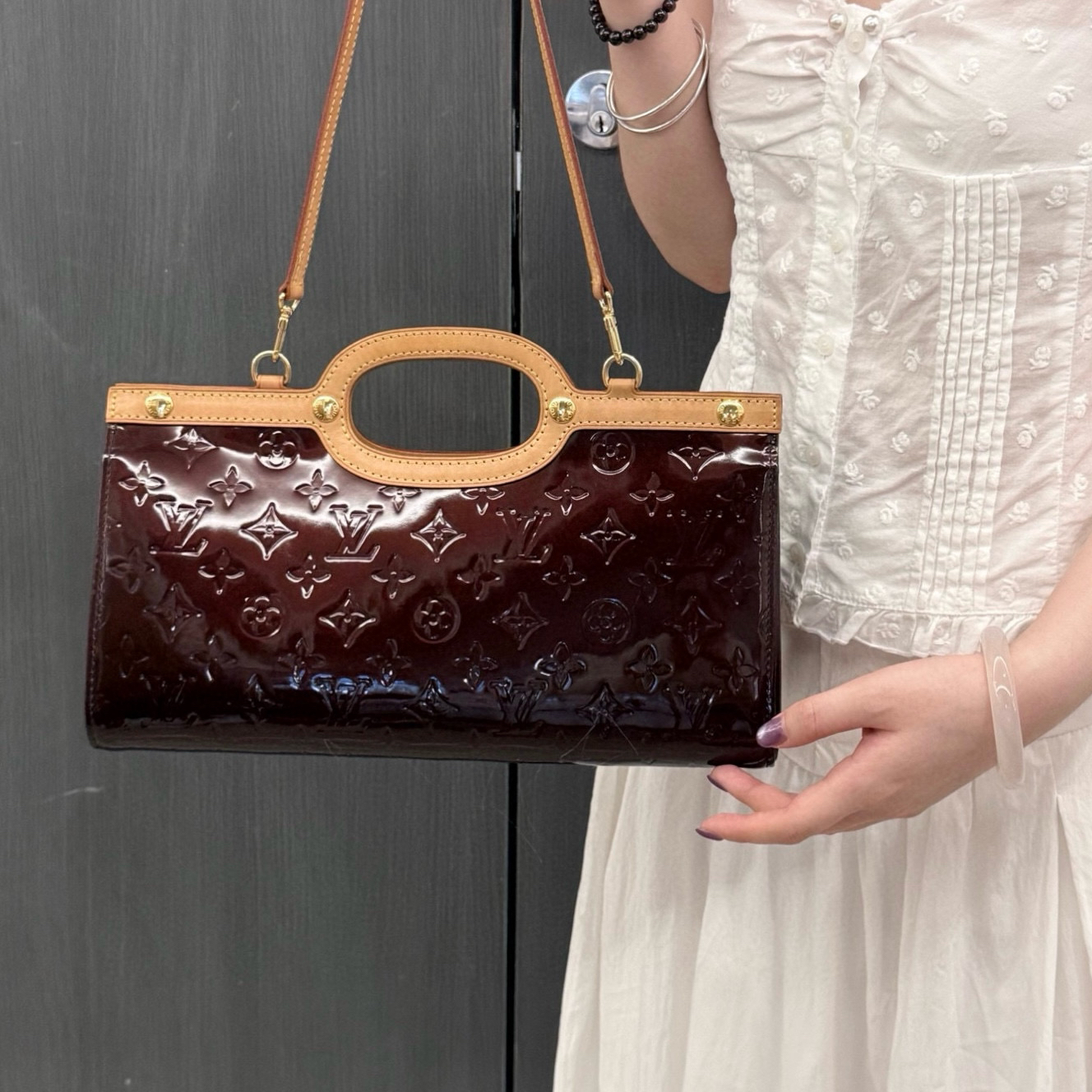 95新 LouisVuitton/路易威登 lv 车厘子色漆皮医生单肩包K