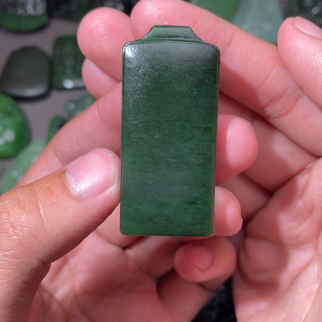 依***生和田玉（碧玉）未镶嵌颈饰定制