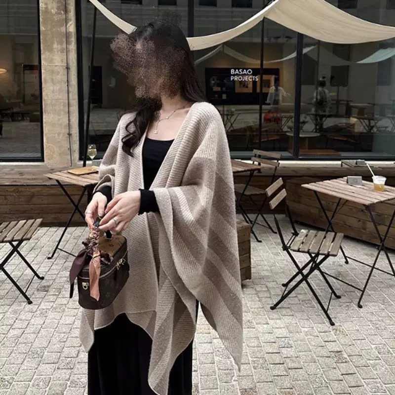 见外包装显瘦秋季厚款冬季披肩单肩时尚连帽网红百搭