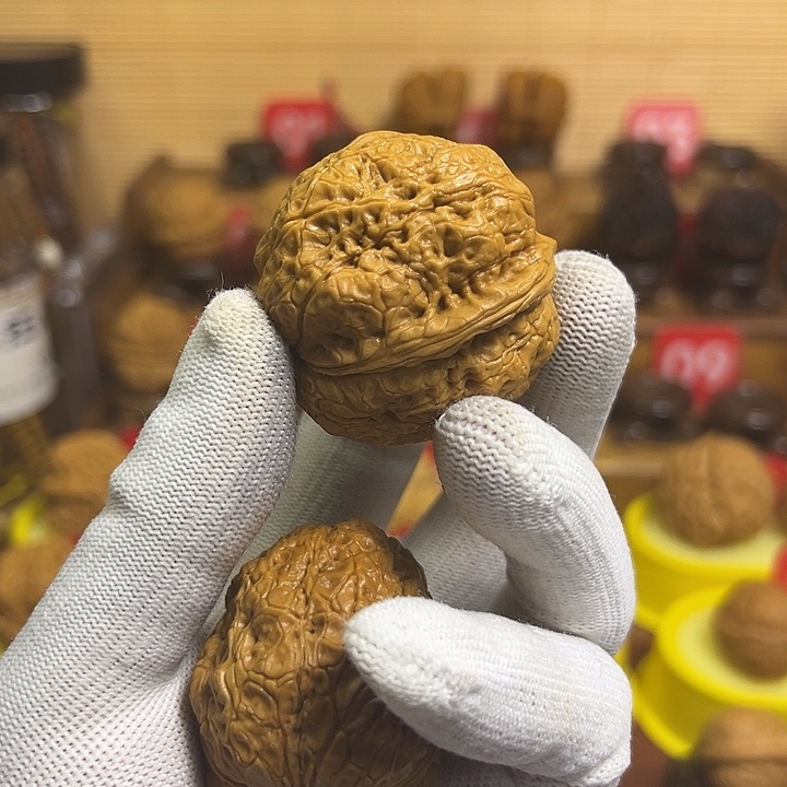 和***伍把件文玩核桃黄金