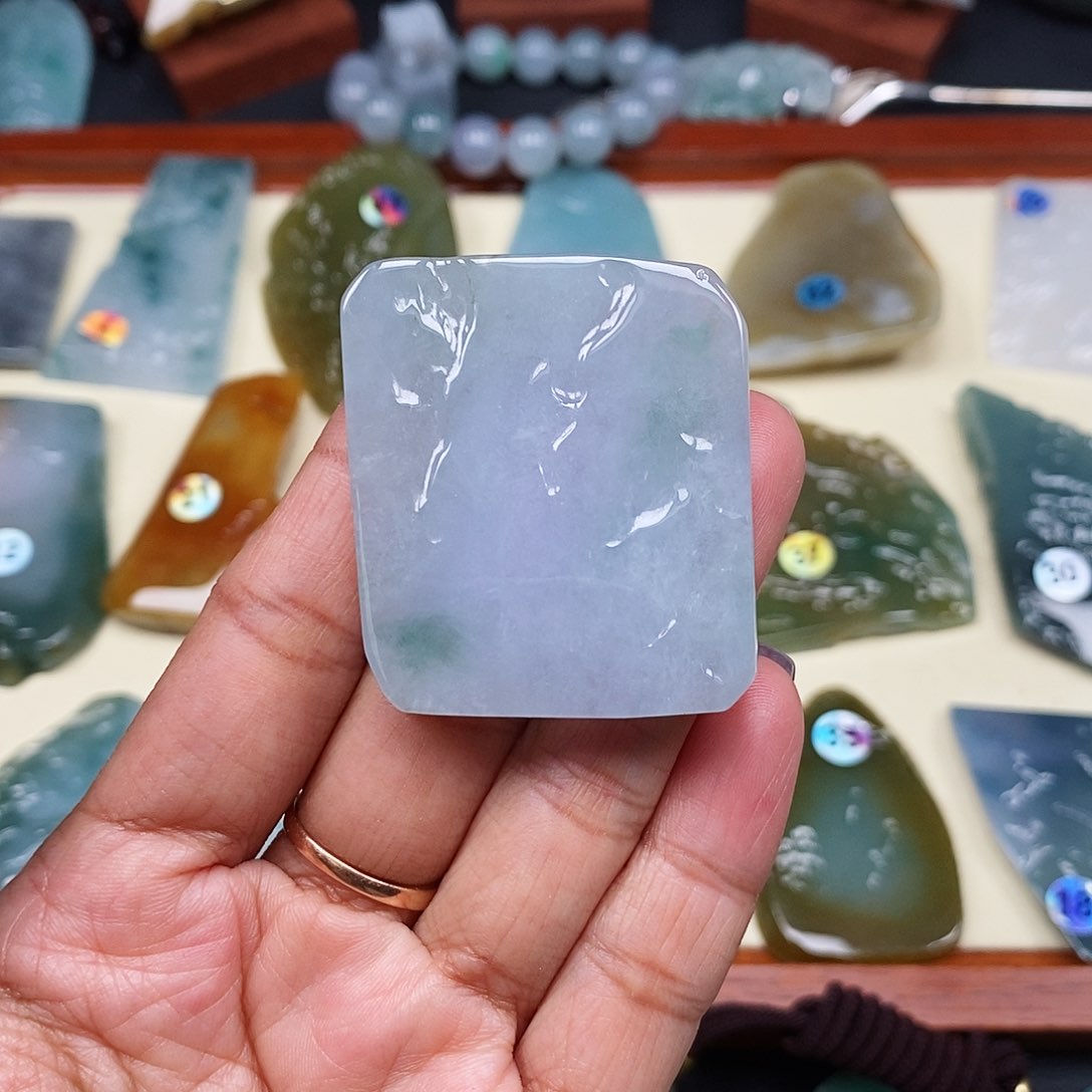 翡翠颈饰未镶嵌翡翠