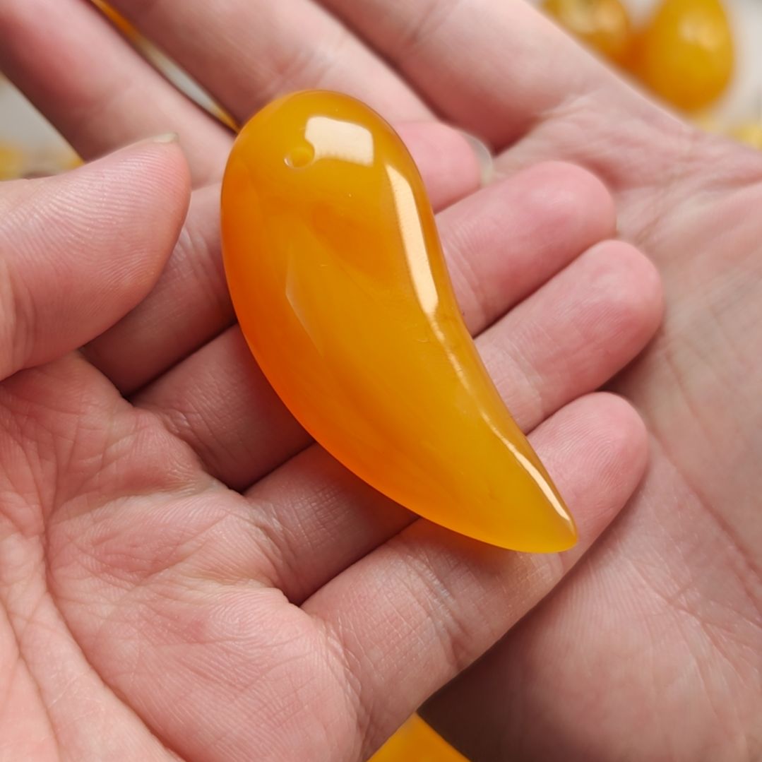 蜜蜡吊坠(赠链)未镶嵌