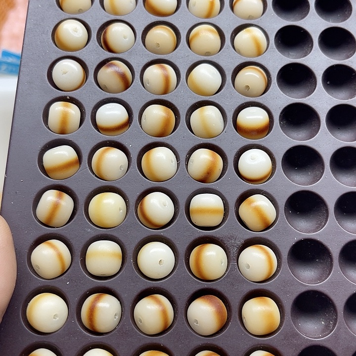 白玉菩提吊坠精品一线天50