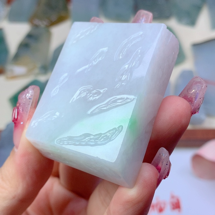 颈饰未镶嵌翡翠好