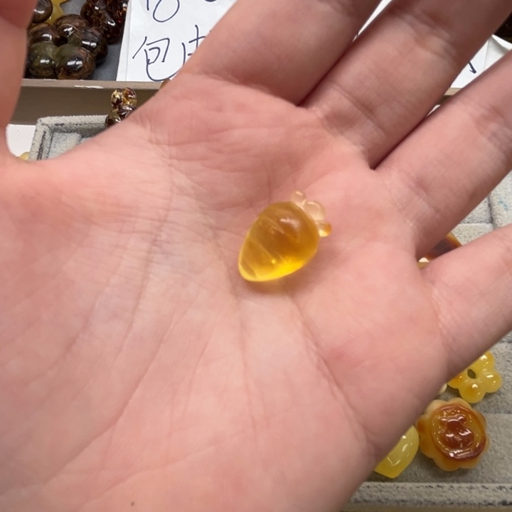 裸石琥珀未镶嵌是***呀天然蜜蜡配件