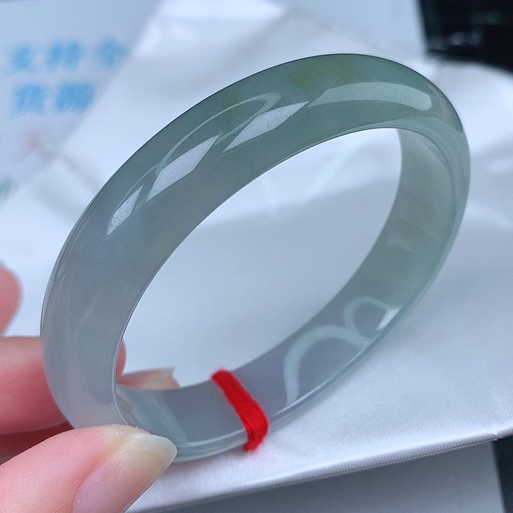 翡翠未镶嵌手镯（贵妃镯）天然
