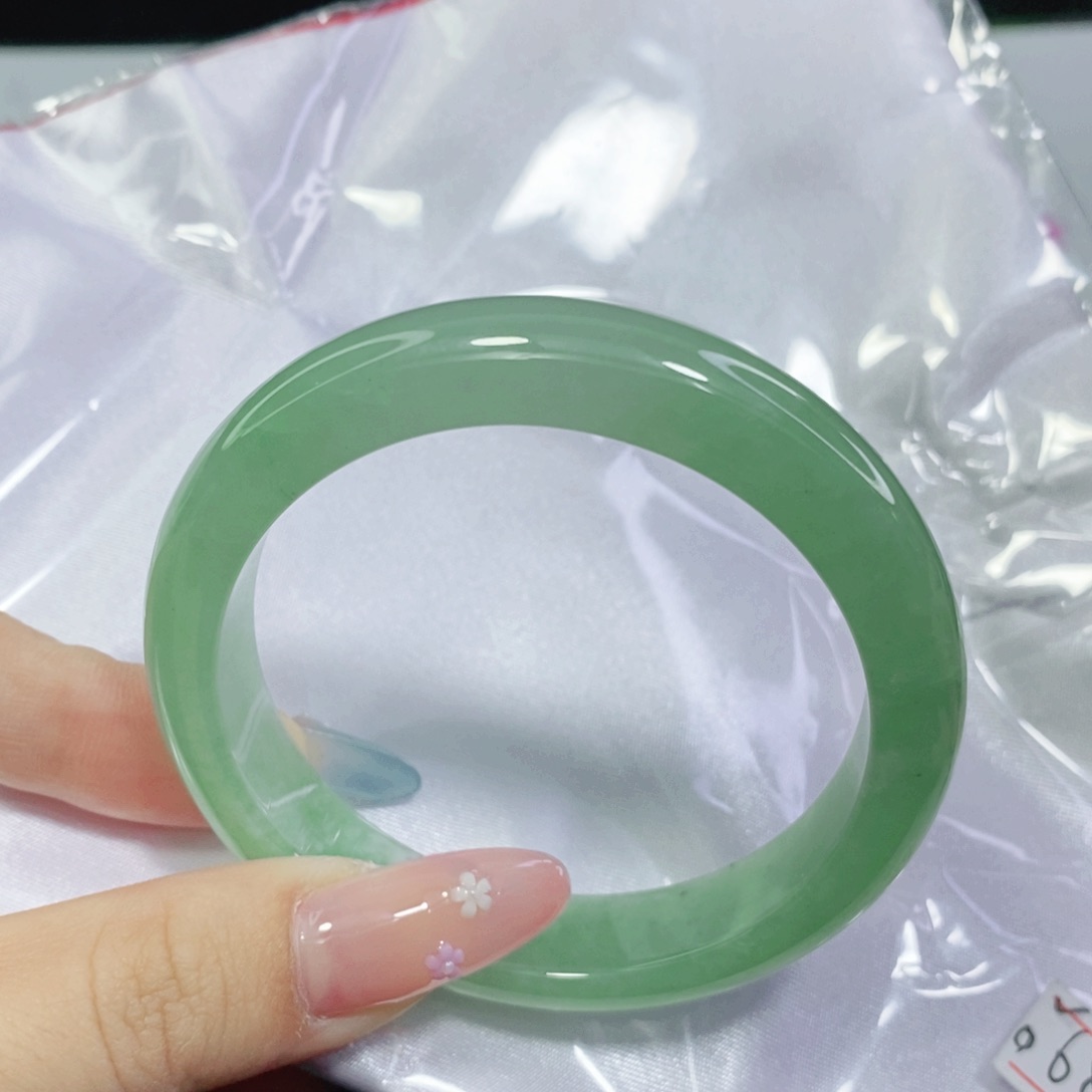 翡翠手镯未镶嵌空**兰53 53 53