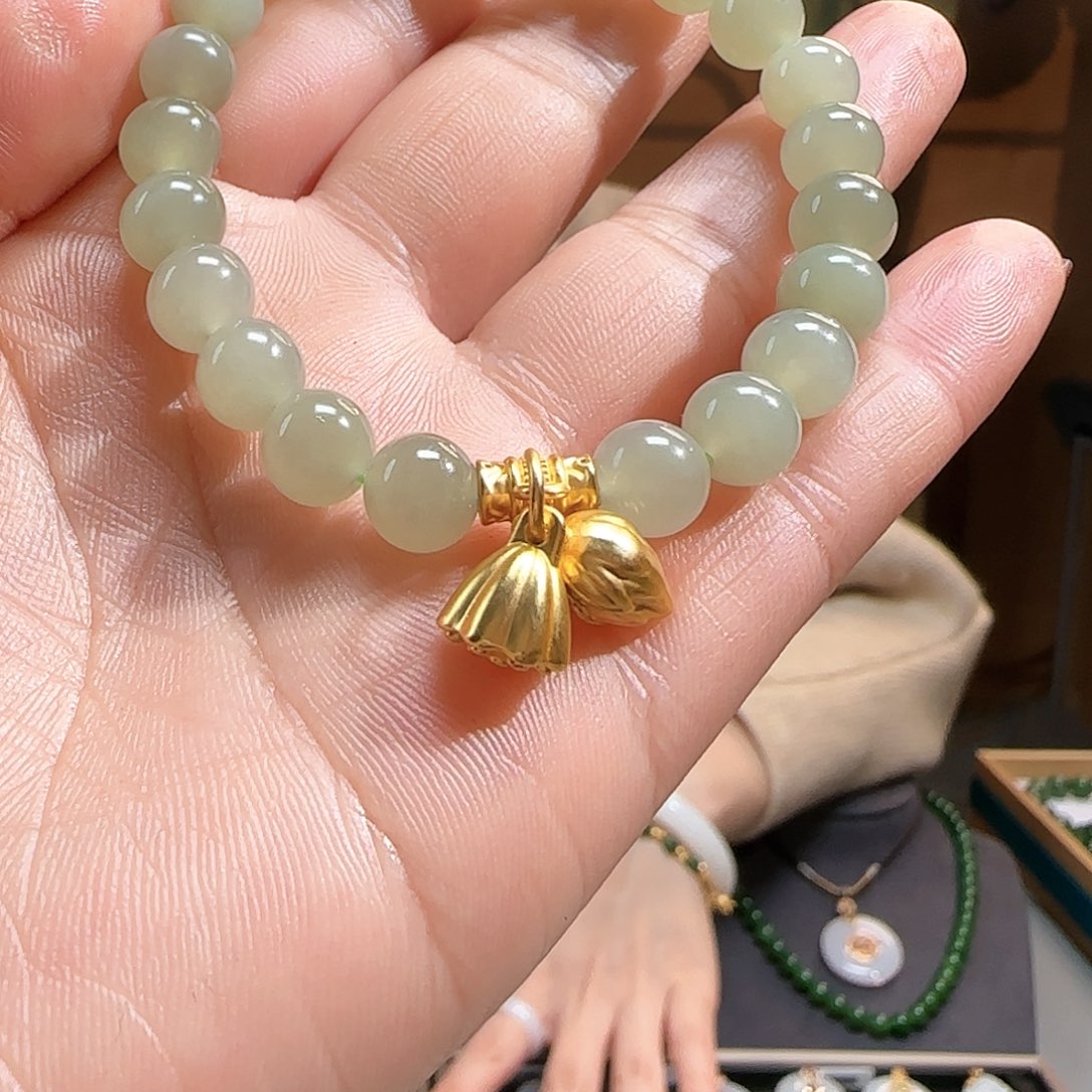 和田玉颈饰未镶嵌