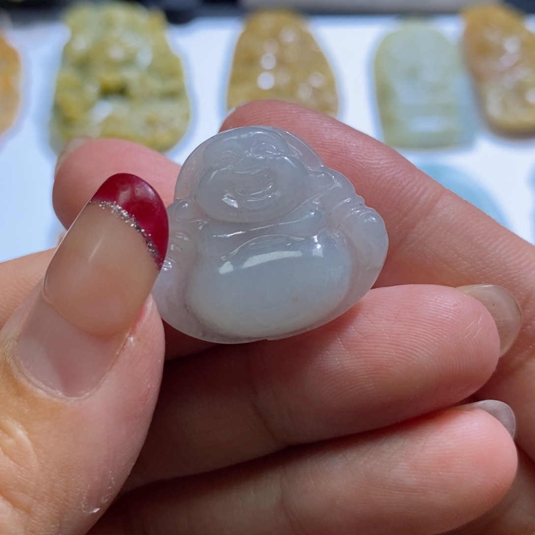 翡翠颈饰未镶嵌佛公