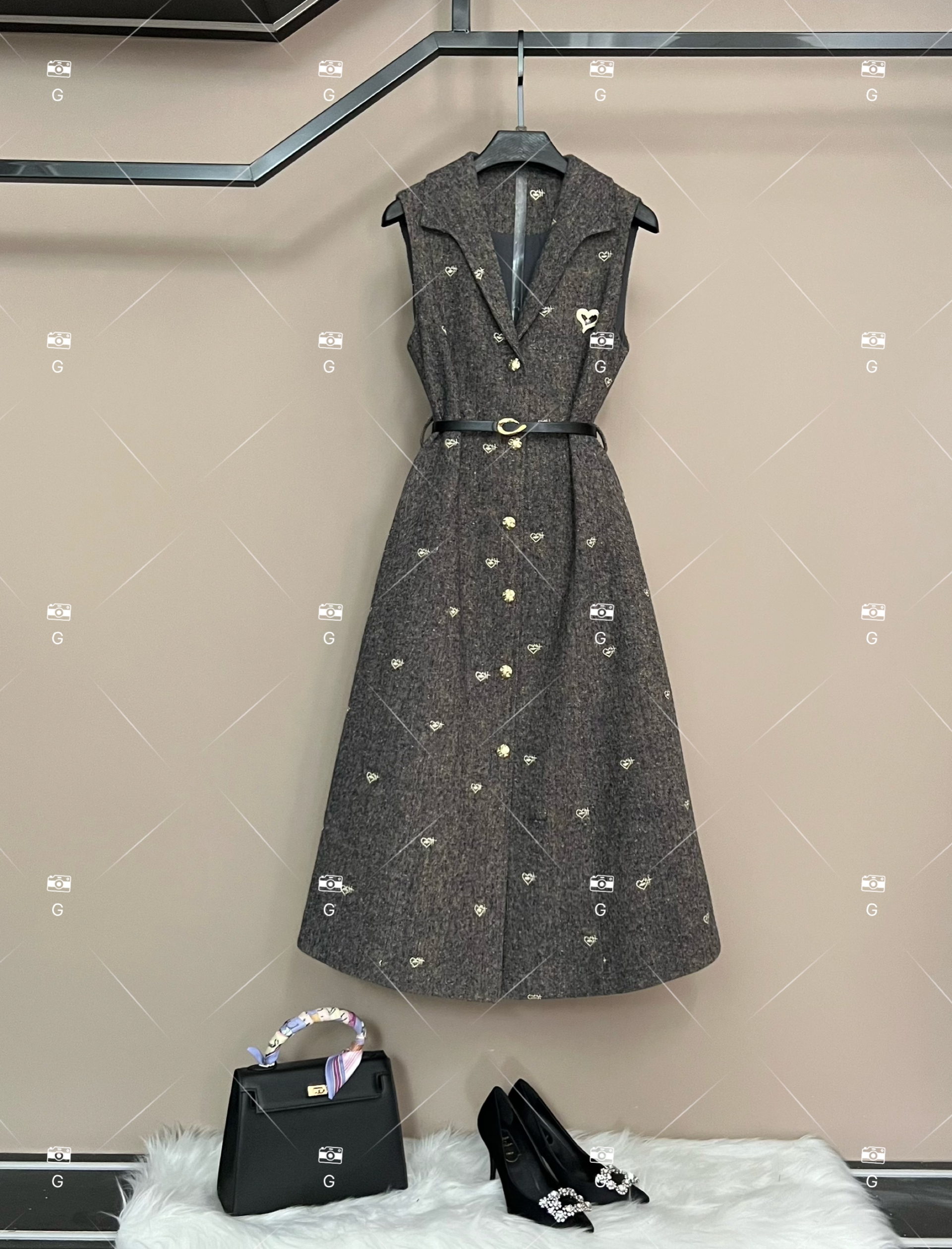 【齐】复古风显瘦默认款式连衣裙女装轻奢秋冬时尚 H-1713