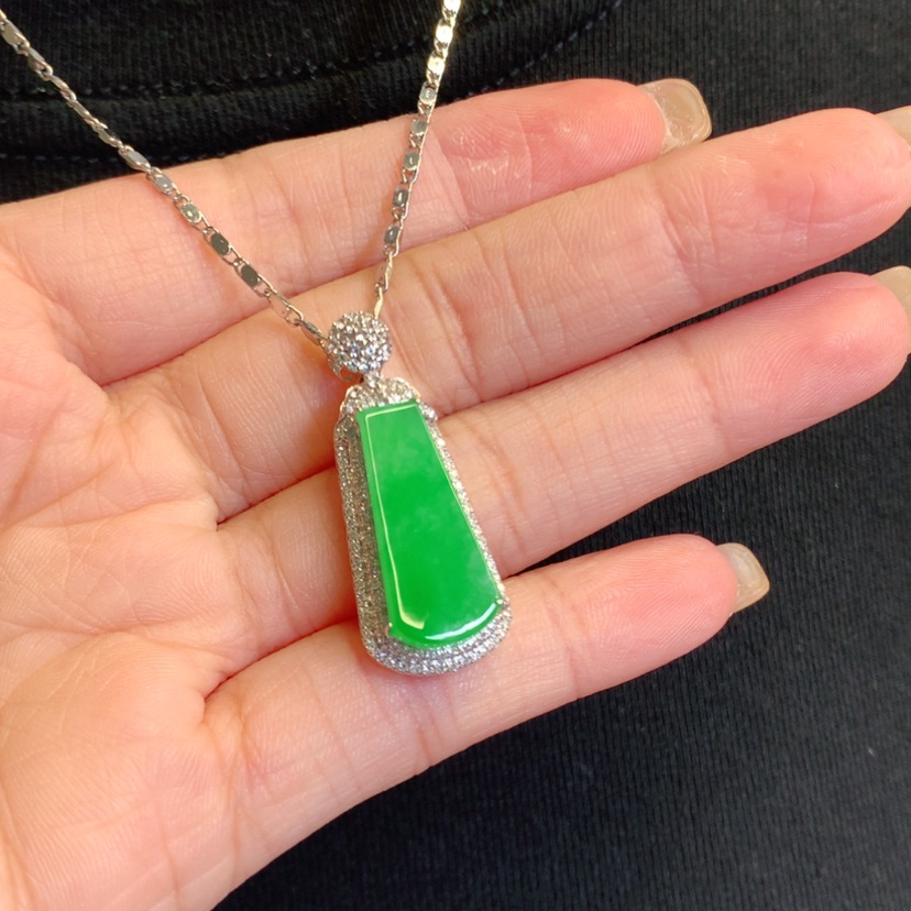 【闪购商品】翡翠18K金镶嵌吊坠(赠链)平安无事