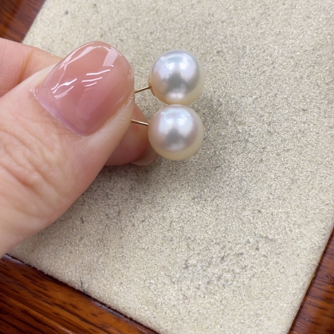 耳饰海水珍珠18K金镶嵌10毫米微瑕