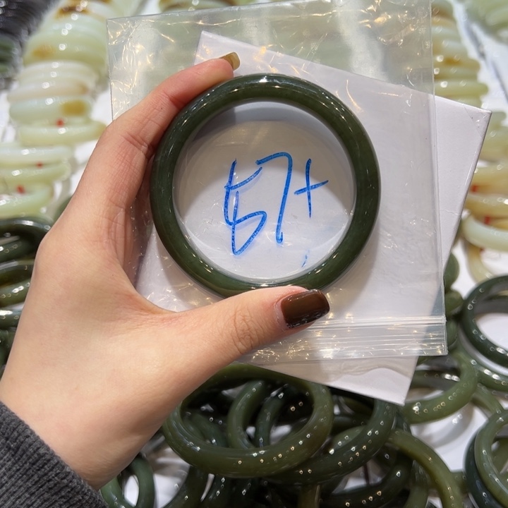 和田玉（糖玉）手镯未镶嵌