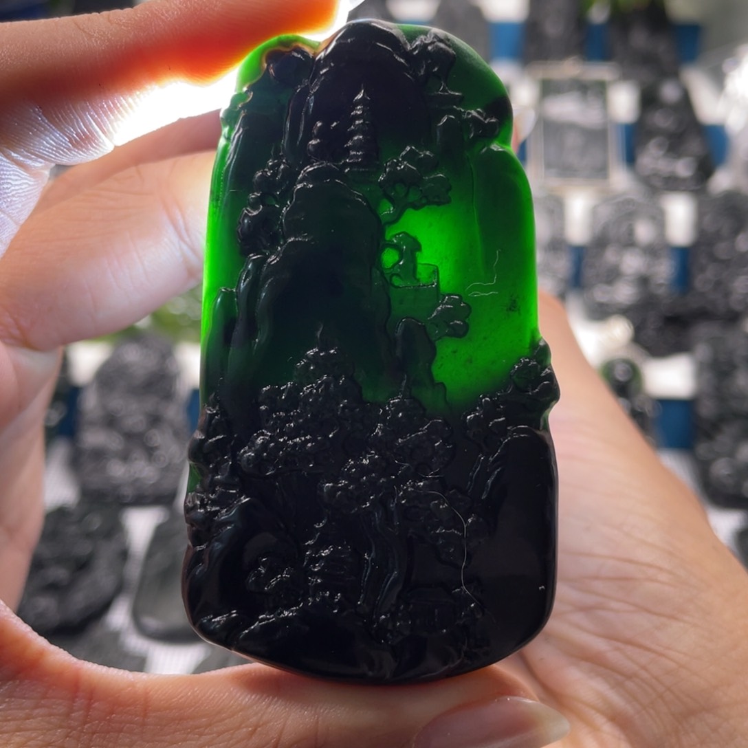 蛇纹石玉吊坠未镶嵌