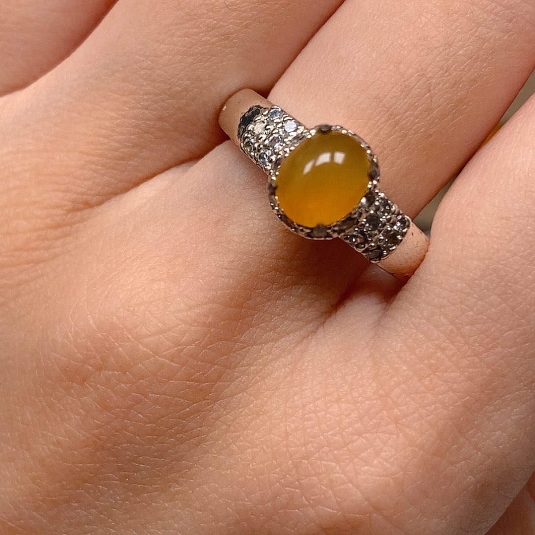 翡翠戒指未镶嵌黄翡