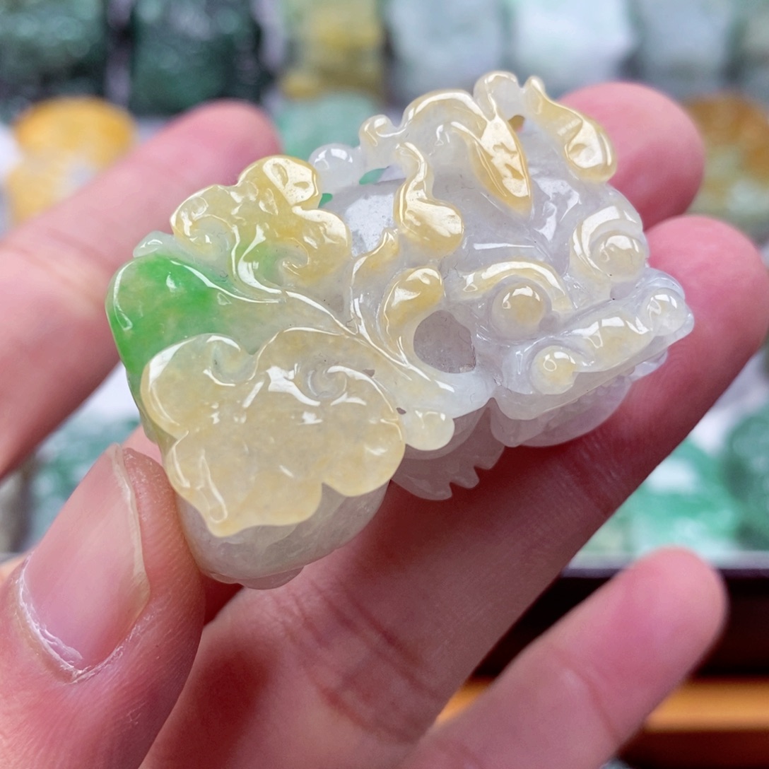 翡翠颈饰未镶嵌翡翠