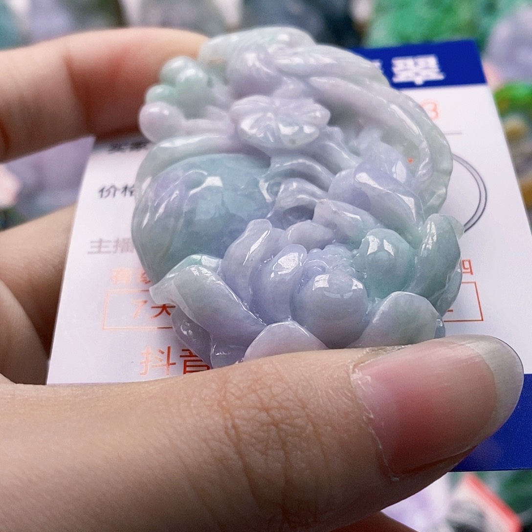 吊坠(不含链)未镶嵌翡翠