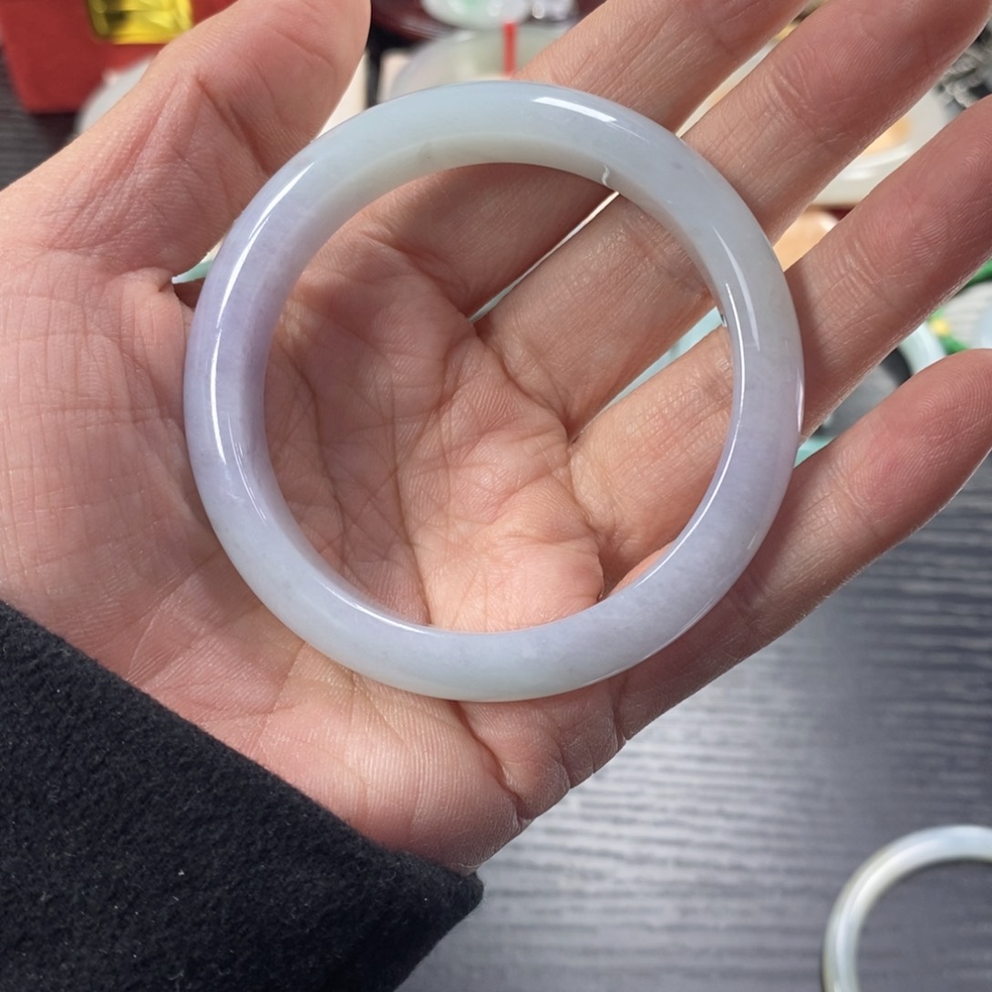 翡翠手镯未镶嵌?*天然翡翠