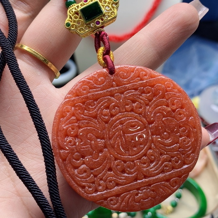 翡翠颈饰未镶嵌吊坠