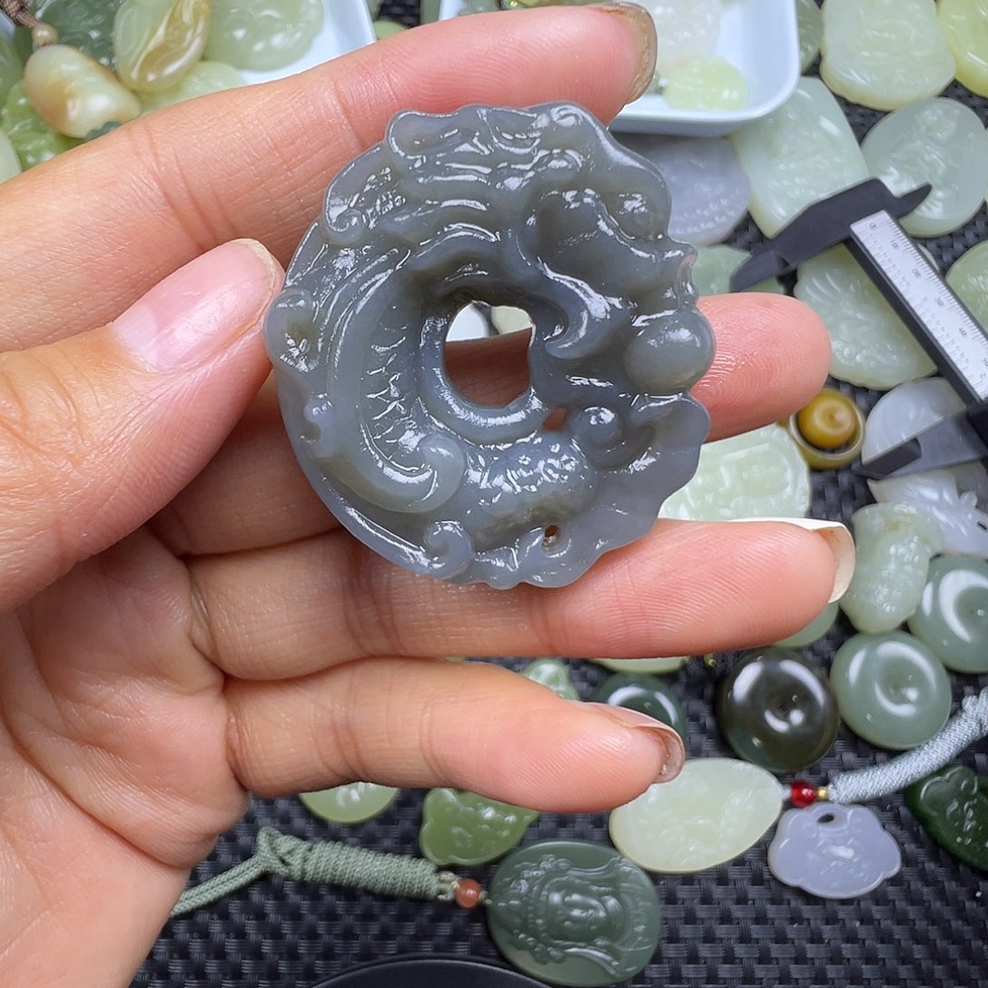 和田玉未镶嵌吊坠(赠链)卡40