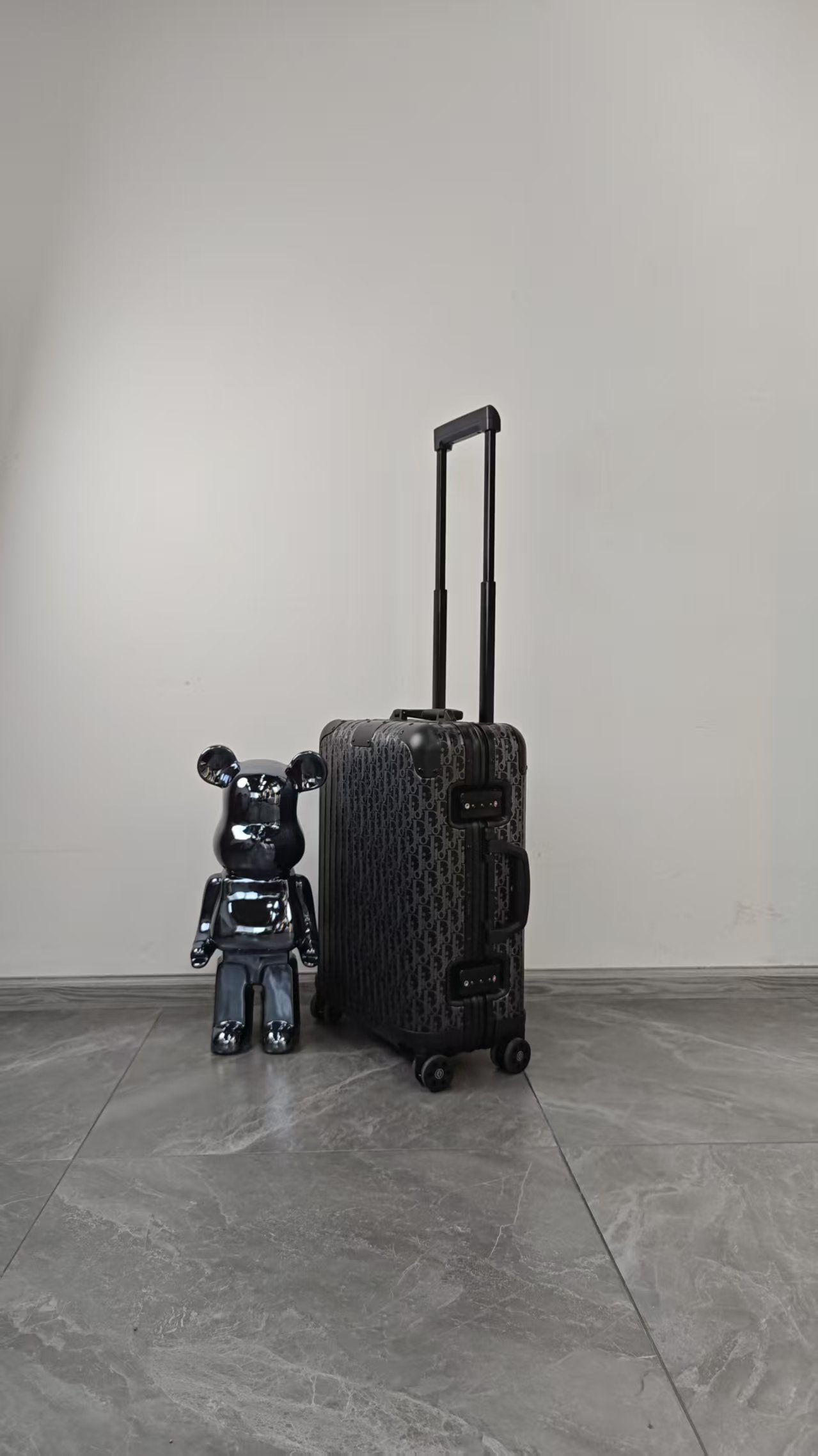 高定日莫家 Dj家联名款 铝镁合金行李箱 定制006锁