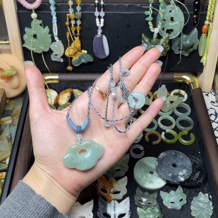 蛇纹石玉未镶嵌颈饰福利