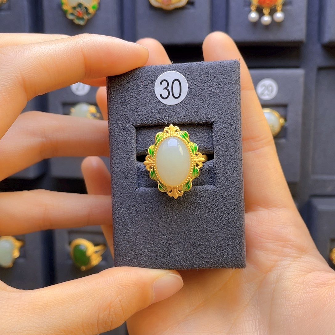 和田玉戒指银S925镀金镶嵌