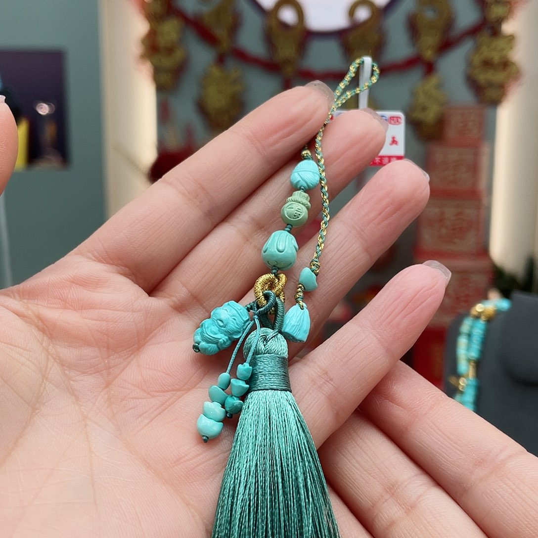 绿松石颈饰未镶嵌