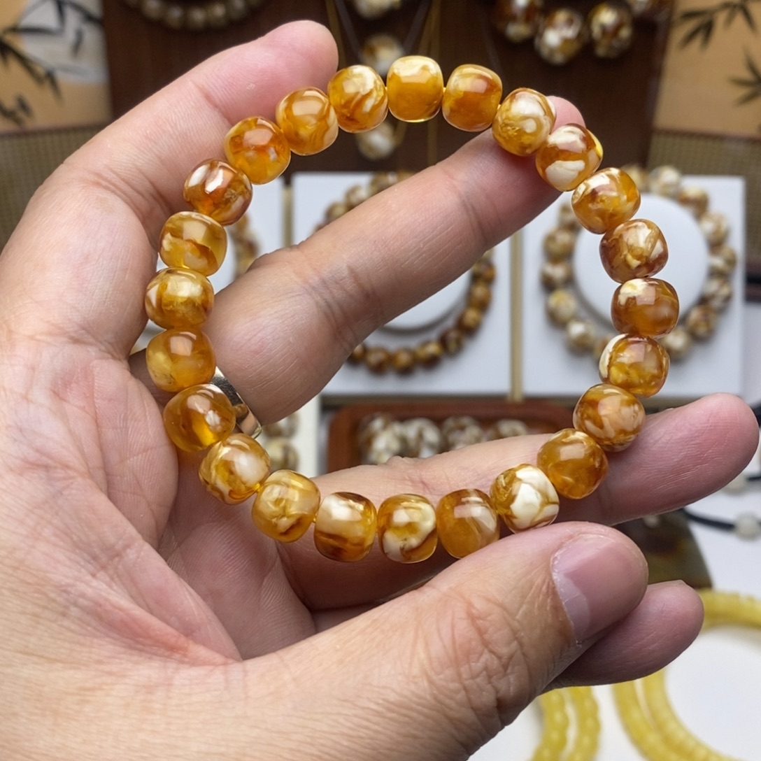 9.5沁色精工老型手串一条