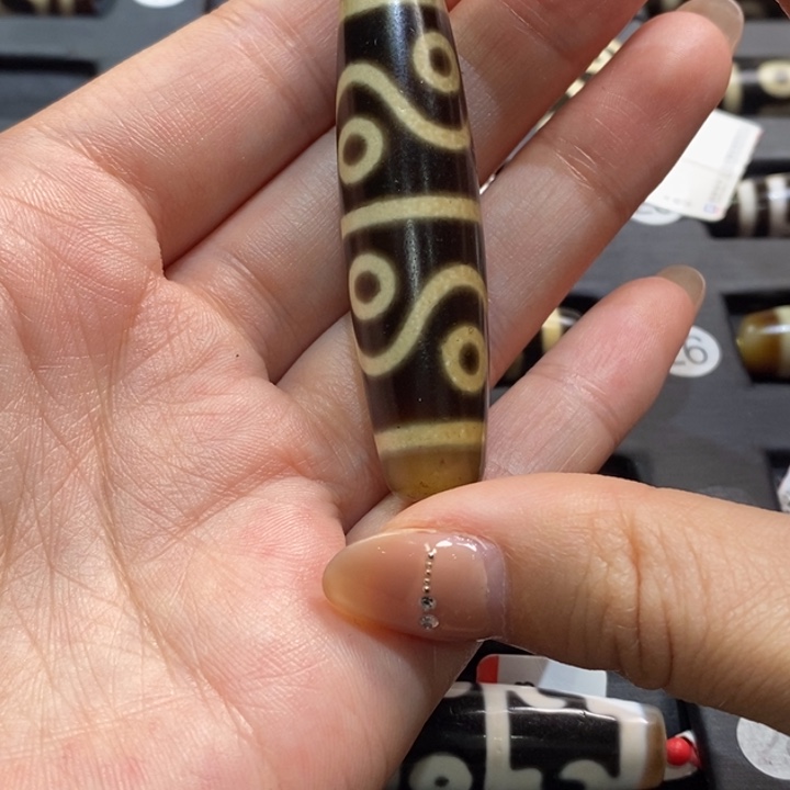 谢***姐玛瑙/玉髓（覆膜）未镶嵌颈饰