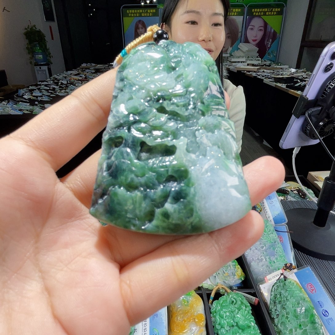 颈饰未镶嵌翡翠一