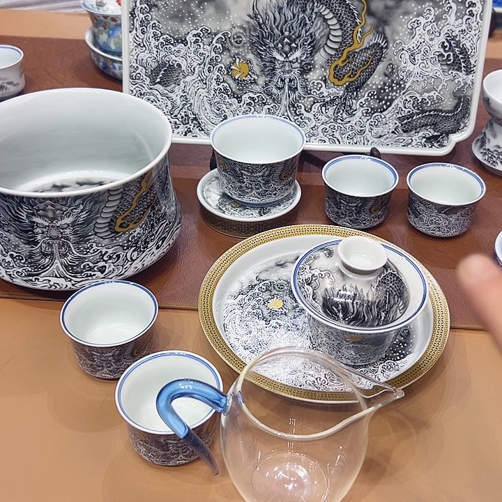 摆件景德镇陶瓷艺术博物有限公司等单位