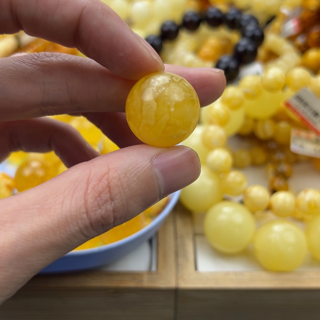 琥珀珠宝奇石未镶嵌