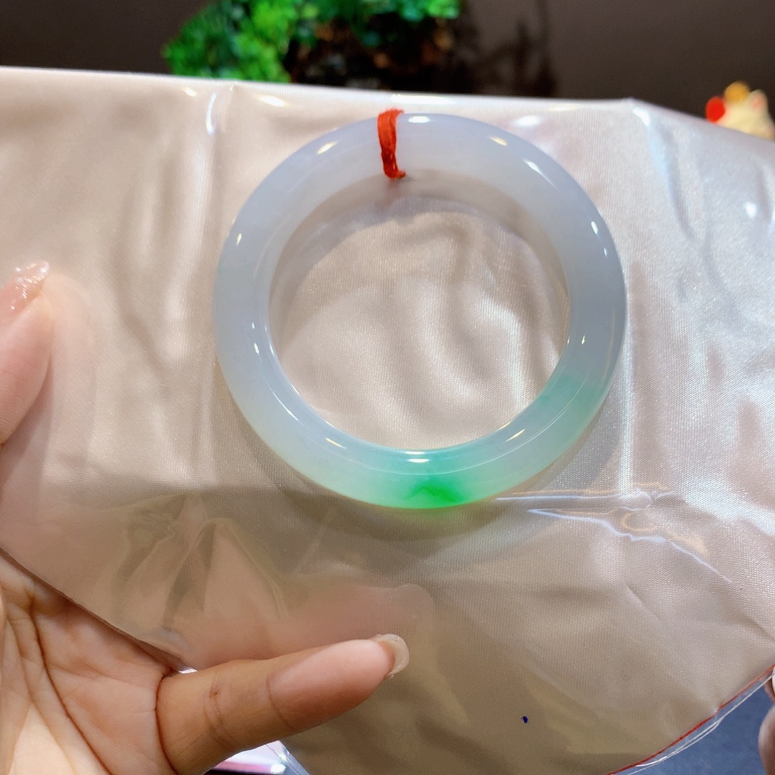 翡翠未镶嵌手镯翡翠手镯