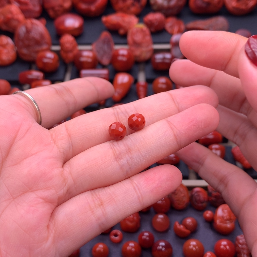 南红玛瑙未镶嵌川料原矿无相老型7mm