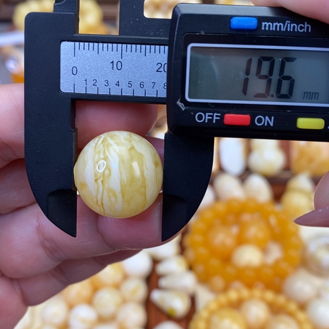 【闪购商品】未镶嵌蜜蜡裸石圆珠