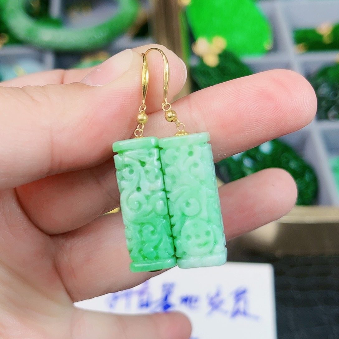 翡翠颈饰18K金镶嵌耳饰