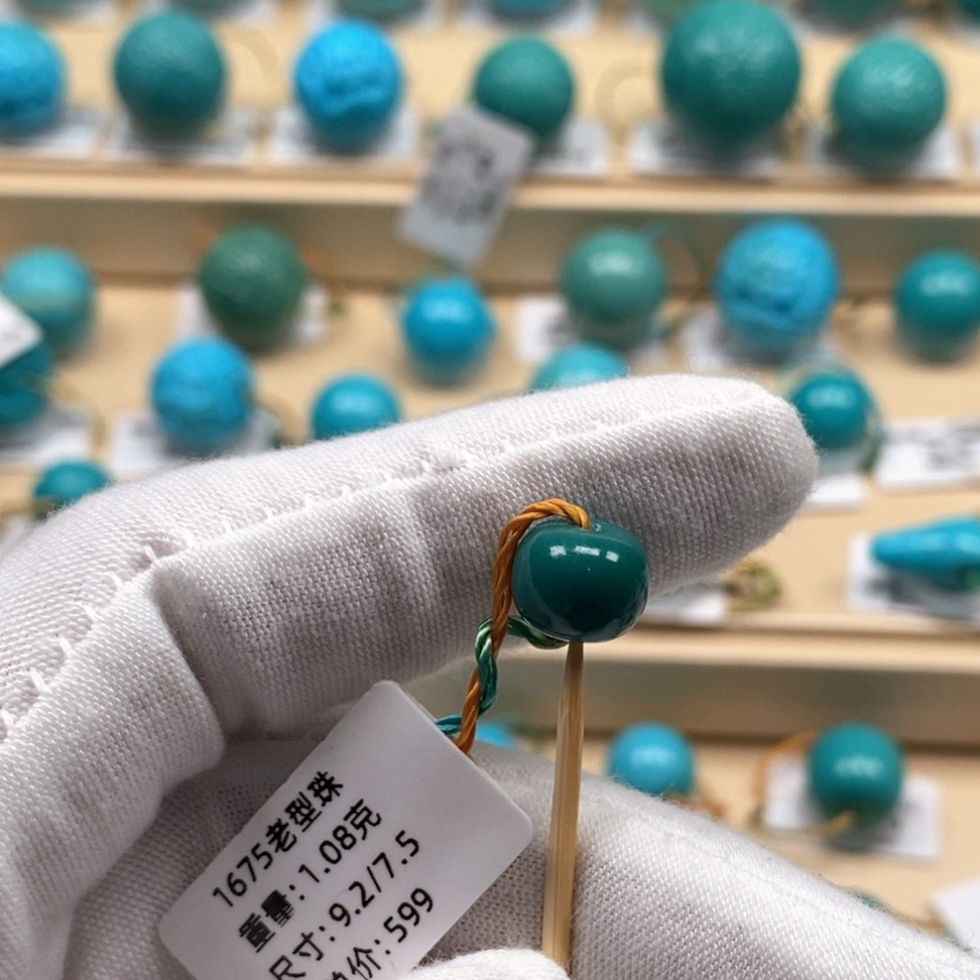 则***政绿松石未镶嵌精品高瓷绿松石哦